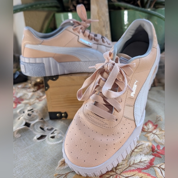 PUMA Women's Peach and Light Gray Sneakers - Picture 1 of 8